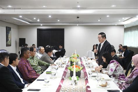 Secretary General Of Asean Hosts Lunch In Honour Of Two Outgoing Deputy Secretaries General Of