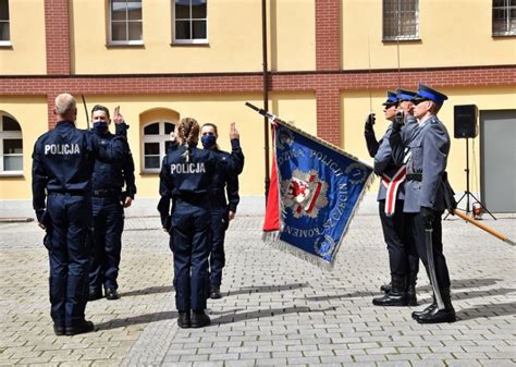 Galeria Kategoria ARTYKUŁ2020 Obraz Dwóch nowych policjantów