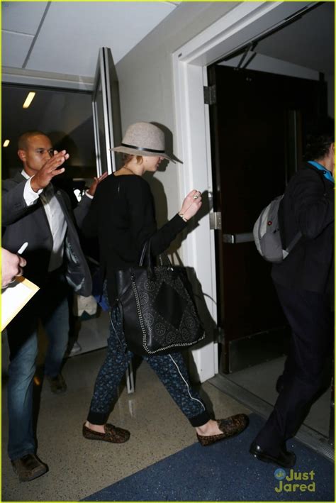 Full Sized Photo Of Jennifer Lawrences Nude Photo Leak Compared To Sony Hack Jennifer