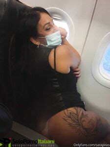 Sara Piras Esce Le Tettone In Aereo Foto Amatoriali Porno Italiane E