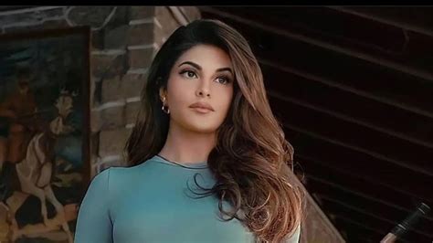 Jacqueline Fernandez Gets Interim Bail ముందే బెయిల్ తెచ్చుకున్న జాక్వలిన్