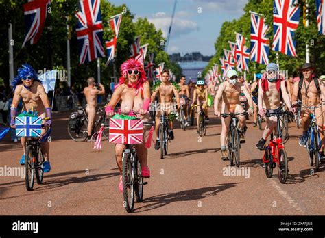 London Uk Juni Radfahrer In London Auf Der World Naked Bike