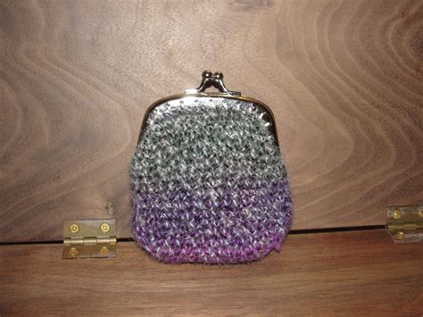 libertycrochet: Coin purse with a kiss clasp*