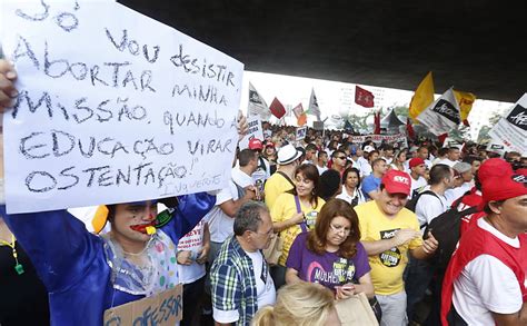 Parados Há 32 Dias Professores De Sp Mantêm Greve E Governo Marca