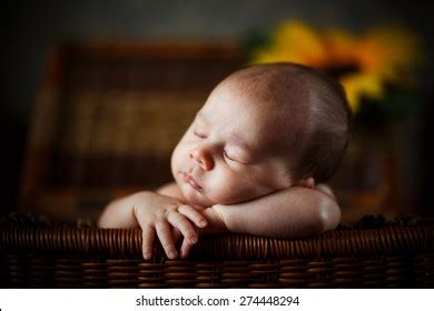 7 008 Naked Baby Sleeping Stock Photos Images Photography Shutterstock