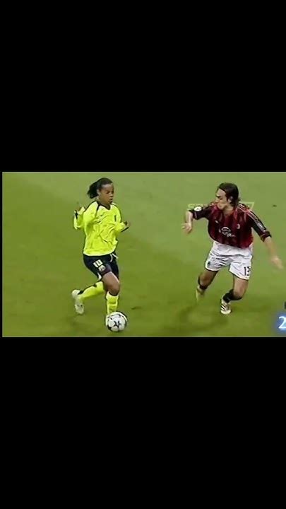 Легендарный Роналдиньо #football - YouTube