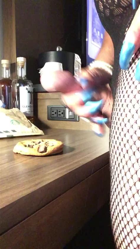 Cdtina Cookie Cum Shot