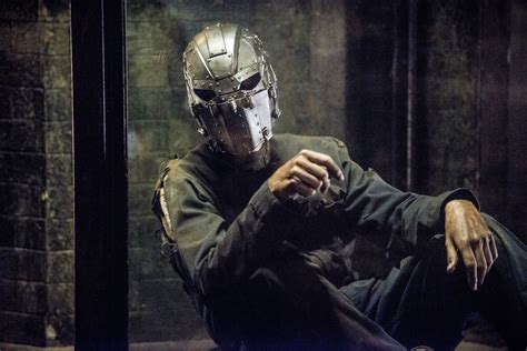 Flash Season 2 Who Is The Mysterious Man With An Iron Mask At Zooms