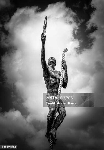 80 Tug Of War Silhouette Stock Photos, High-Res Pictures, and Images - Getty Images