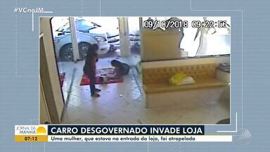 Jornal da Manhã Carro desgovernado invade loja e atropela mulher em