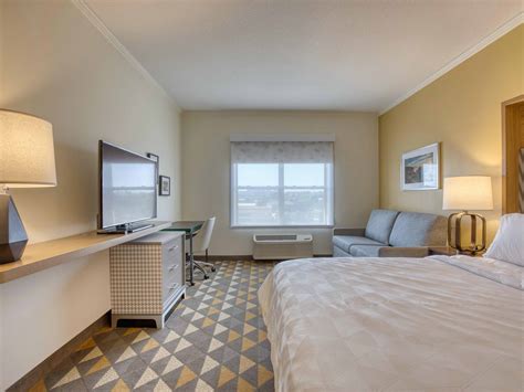 Madison Hotel near Alliant Energy Center | Holiday Inn & Suites Madison