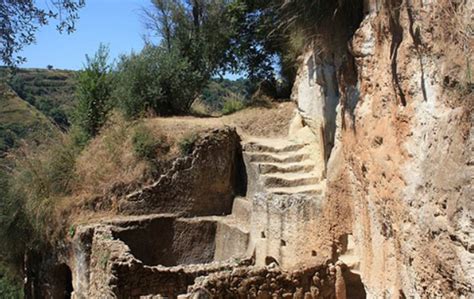 La città di pietra le grotte e il Museo contadino di Zungri riaprono