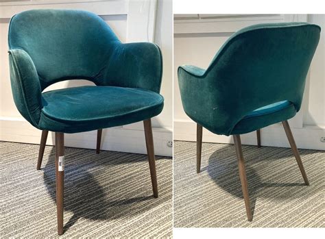 Fauteuil Recouvert De Velours Vert Bouteille Dossier Ajoure Reposant