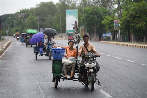 Families seek shelter in Myanmar as Cyclone Mocha approaches | Frontier Myanmar