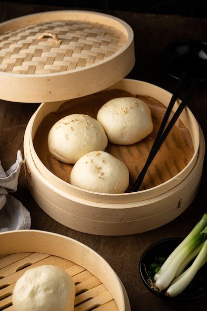 Bollos Chinos Al Vapor Baozi Con Vaporera Foto Premium