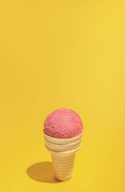 Luz Del Sol De Moda Fondo De Verano Hecho Con Helado De Frambuesas Rosa