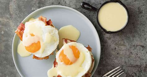 Huevos Con Tocineta Y Salsa De Queso Recetas Nestl