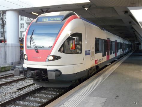 Sbb Triebzug Rabe Im Bahnhof Luzern Am