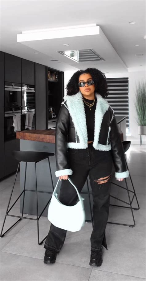 Pin By Asia On Black Fashion Aesthetics Winter Fashion Outfits Chic