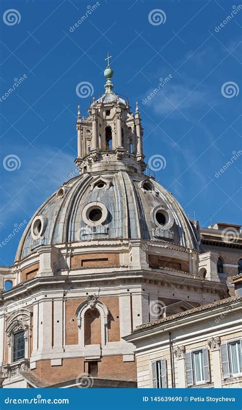 Igreja Do Nome O Mais Santamente De Mary No F Rum De Trajan E Na Coluna