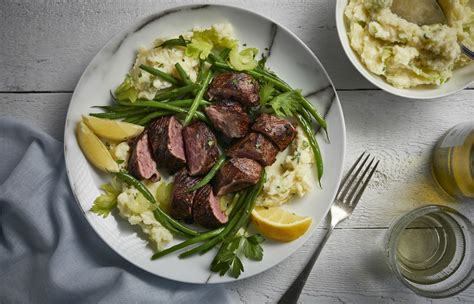 Onglet De Veau Avec Pur E De Pommes De Terre C Leri Et Haricots Verts