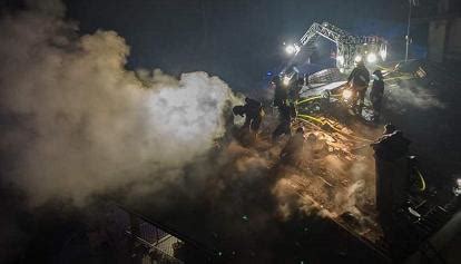 Pordenone A Fuoco Il Tetto Di Una Casa