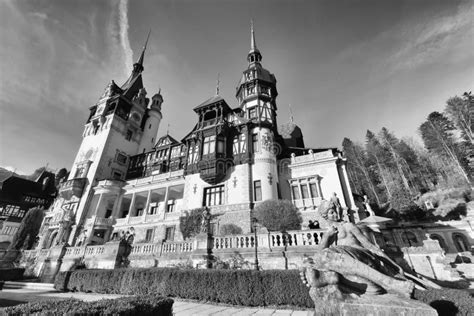 PELES CASTLE SINAIA ROMANIA 03 DECEMBER 2022 Architecture Of Peles