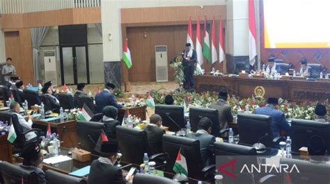 Momen Rapat Paripurna Dprd Kabupaten Bogor Dipenuhi Bendera Palestina