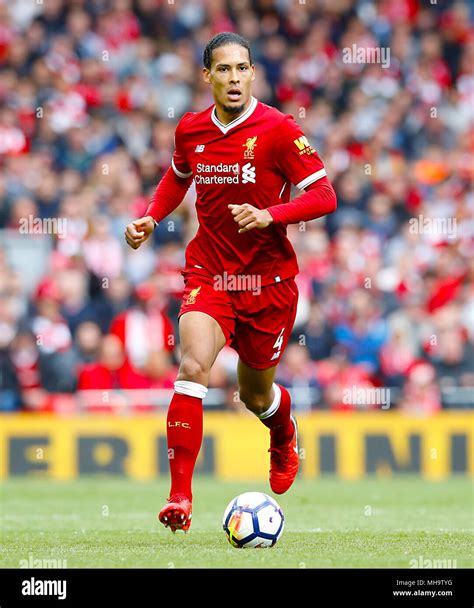 Virgil van dijk liverpool fotografías e imágenes de alta resolución Alamy