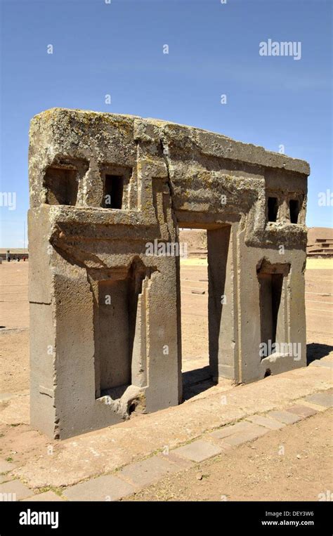 Tiwanaku Sun Gate Hi Res Stock Photography And Images Alamy