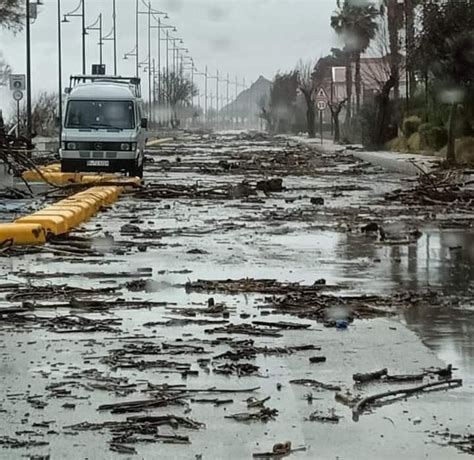 Maltempo Calabria Danni E Disagi Per Le Mareggiate Sulla Costa