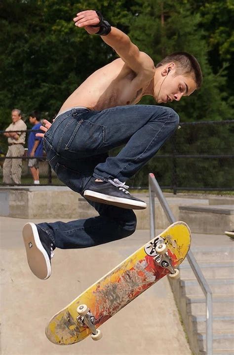 Hot Skateboarding Guys