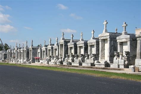 St Louis Cemetery No 3