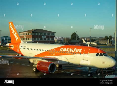 A Easy Jet Passenger Aircraft Hi Res Stock Photography And Images