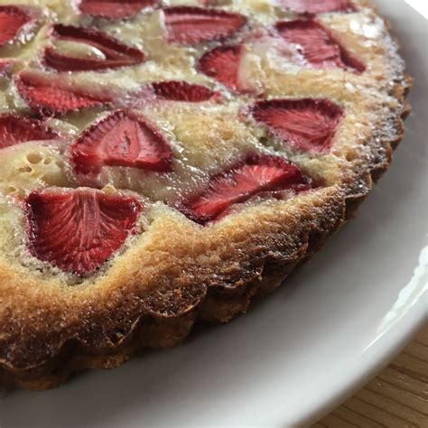 Strawberry Almond Tart – Commandatore Of The Kitchen