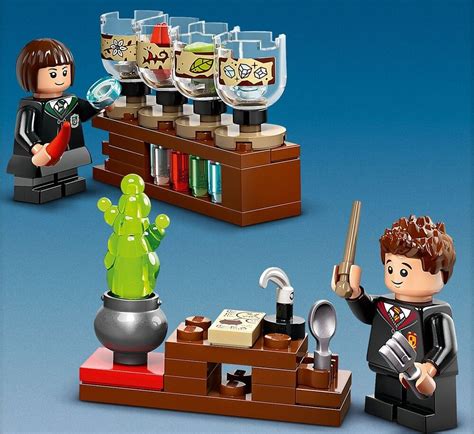 Lego Harry Potter Zamek Hogwart Zaj Cia Z Eliksir W Niskie