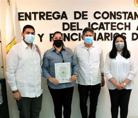 Funcionarias Y Funcionarios Del Ayuntamiento De Tuxtla Reciben