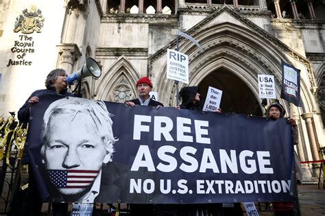 Uk Court Formally Issues Order To Extradite Wikileaks Founder Julian