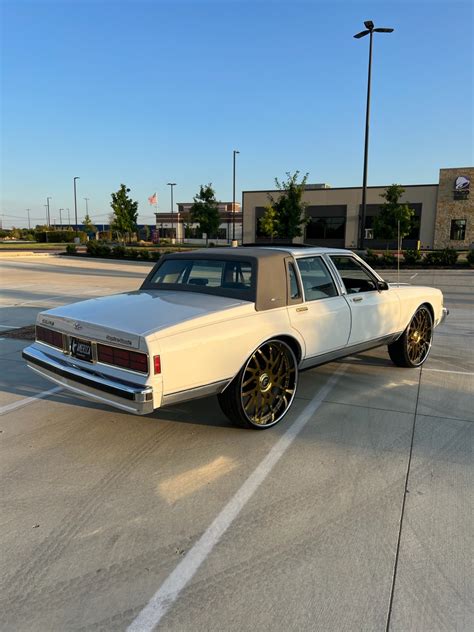 1990 LS BOX CHEVY ON 28s GOLD PLATED FORGIATOS BIG CAPS | Raffle Creator