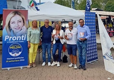 Elezioni Parata Di Gazebo E Banchetti Tra Il Centro E Piazza Mercato A