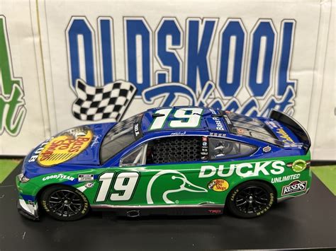 Martin Truex Jr 19 Bass Pro Shops Ducks Unlimited 2023 Nascar Cup 1 24