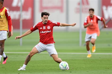 Escalação do Inter Abel comanda treino e deve ter time