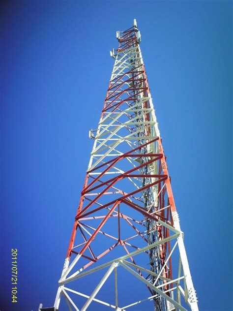 Galvanized 3 Legged Angular Telecom Steel Tower Mobile Tower For Radio