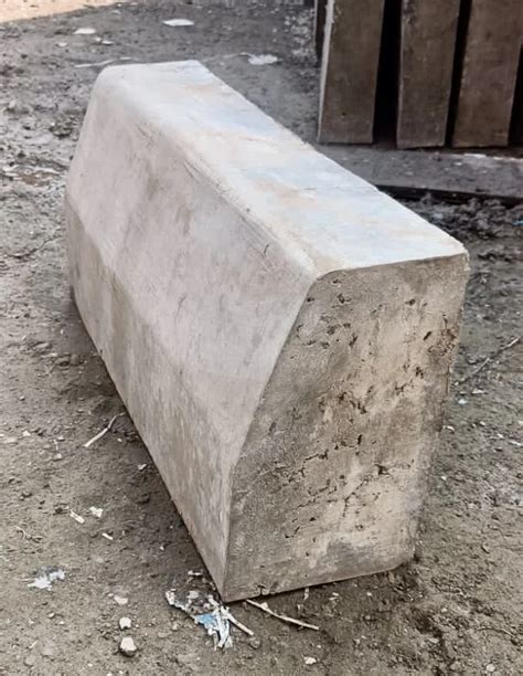 Concrete Kerb Stone For Pavement At Rs 100 Piece In Thane ID