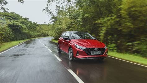 Hyundai I20 Vs Hyundai I20 N Line What S Different Overdrive