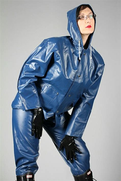 Пин от пользователя John Sørensen на доске Rainwear | Женский костюм ...