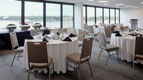 Kingston Ontario Wedding Venues | Delta Hotels Kingston Waterfront