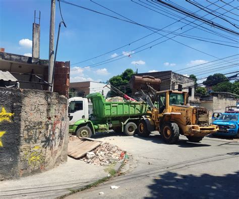 Pol Cia Militar Realiza Opera O Em Comunidades Da Zona Norte Rio De