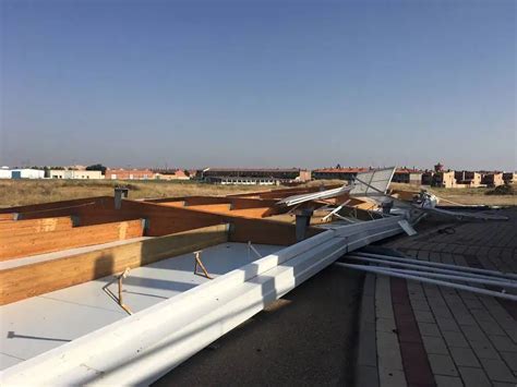 El Viento Arranca De Cuajo El Techo Del Estadio De Medina Del Campo