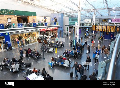 Manchester Piccadilly train station interior 2021 UK Stock Photo - Alamy